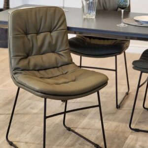 Chaise en véritable cuir