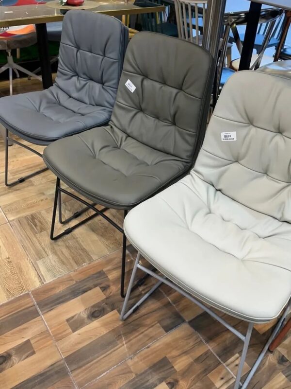 Chaise en véritable cuir - Image 2