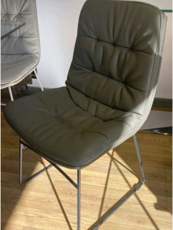 Chaise en véritable cuir - Image 3