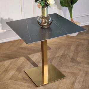 Table carrée 80×80 en quartz artificiel avec pied doré