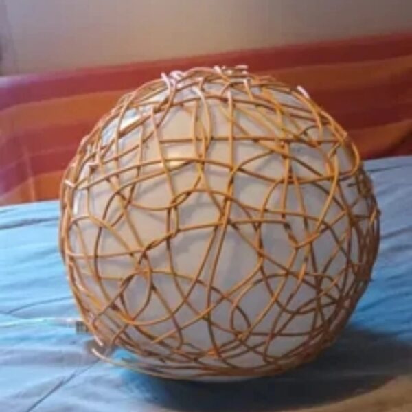 Lampe de table design en forme de boule - Image 6