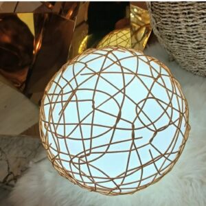 Lampe de table design en forme de boule