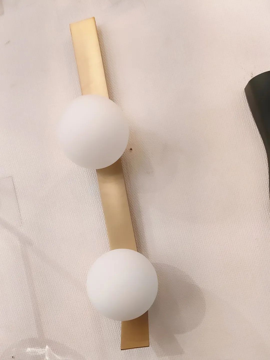 Applique murale moderne à deux globes - Image 10