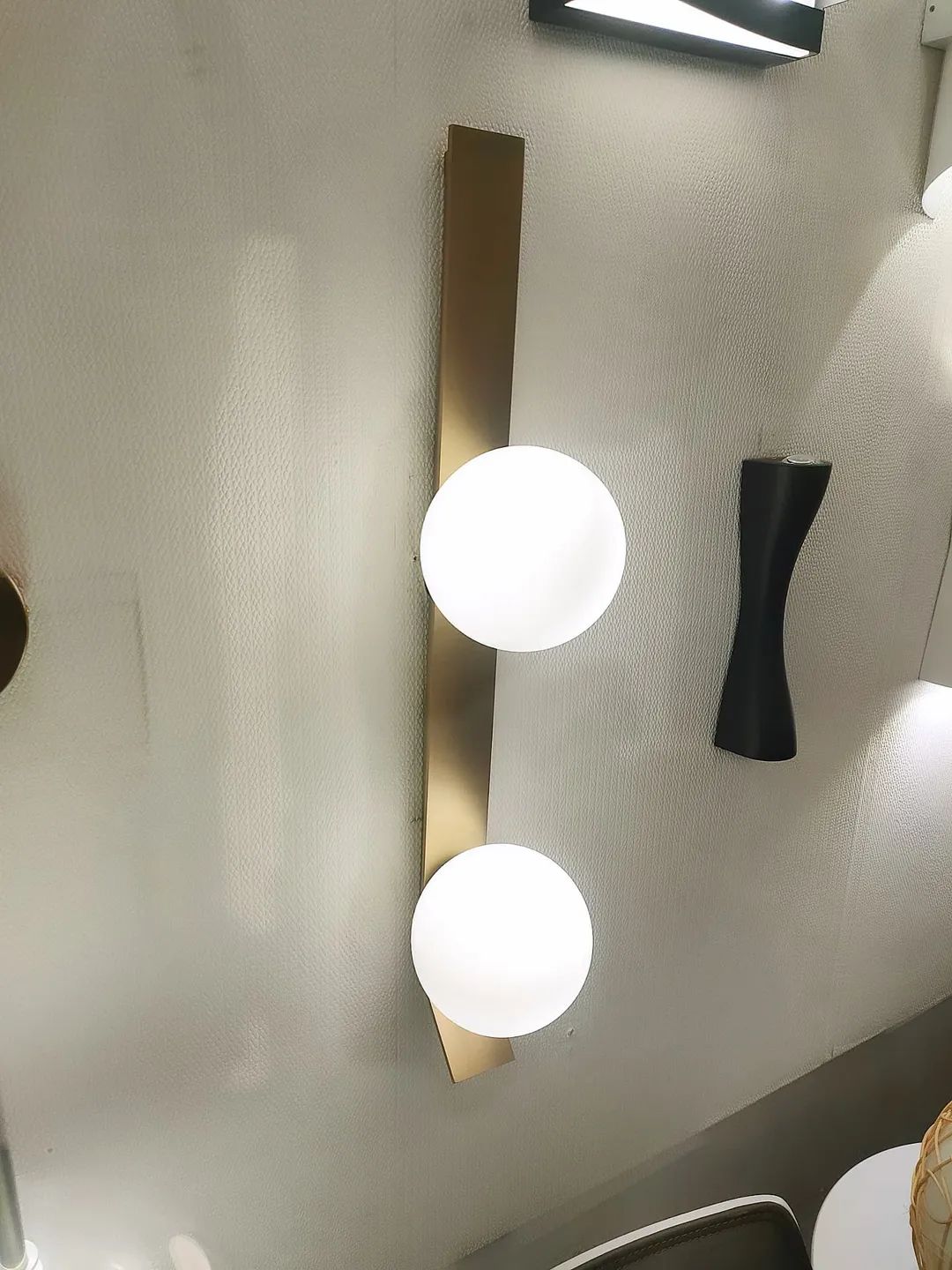 Applique murale moderne à deux globes - Image 8