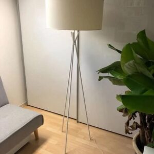 Lampadaire sur pied moderne