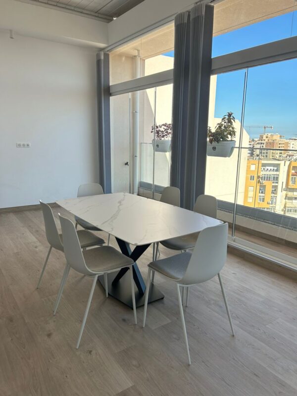 Table rectangulaire en quartz artificiel 160×90 avec pied en X - Image 3