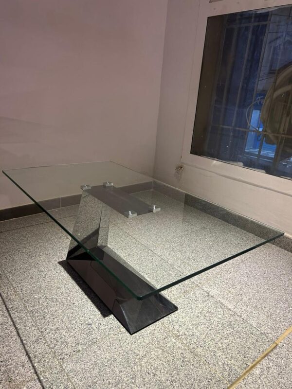 Table en verre avec pied chromé - Image 8