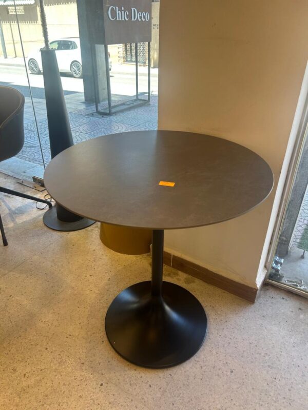Table ronde Ø70 en quartz artificiel avec pied tulipe noire - Image 6