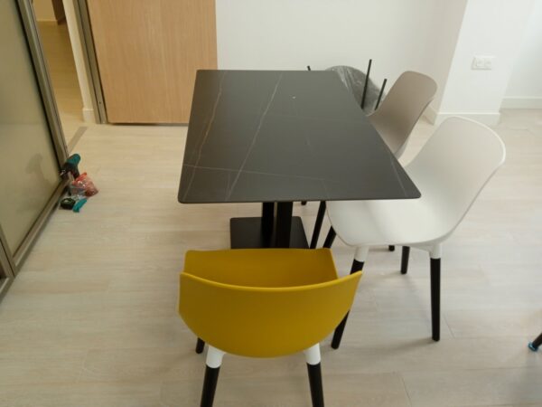 Table rectangulaire en quartz artificiel 120×70 - Image 3