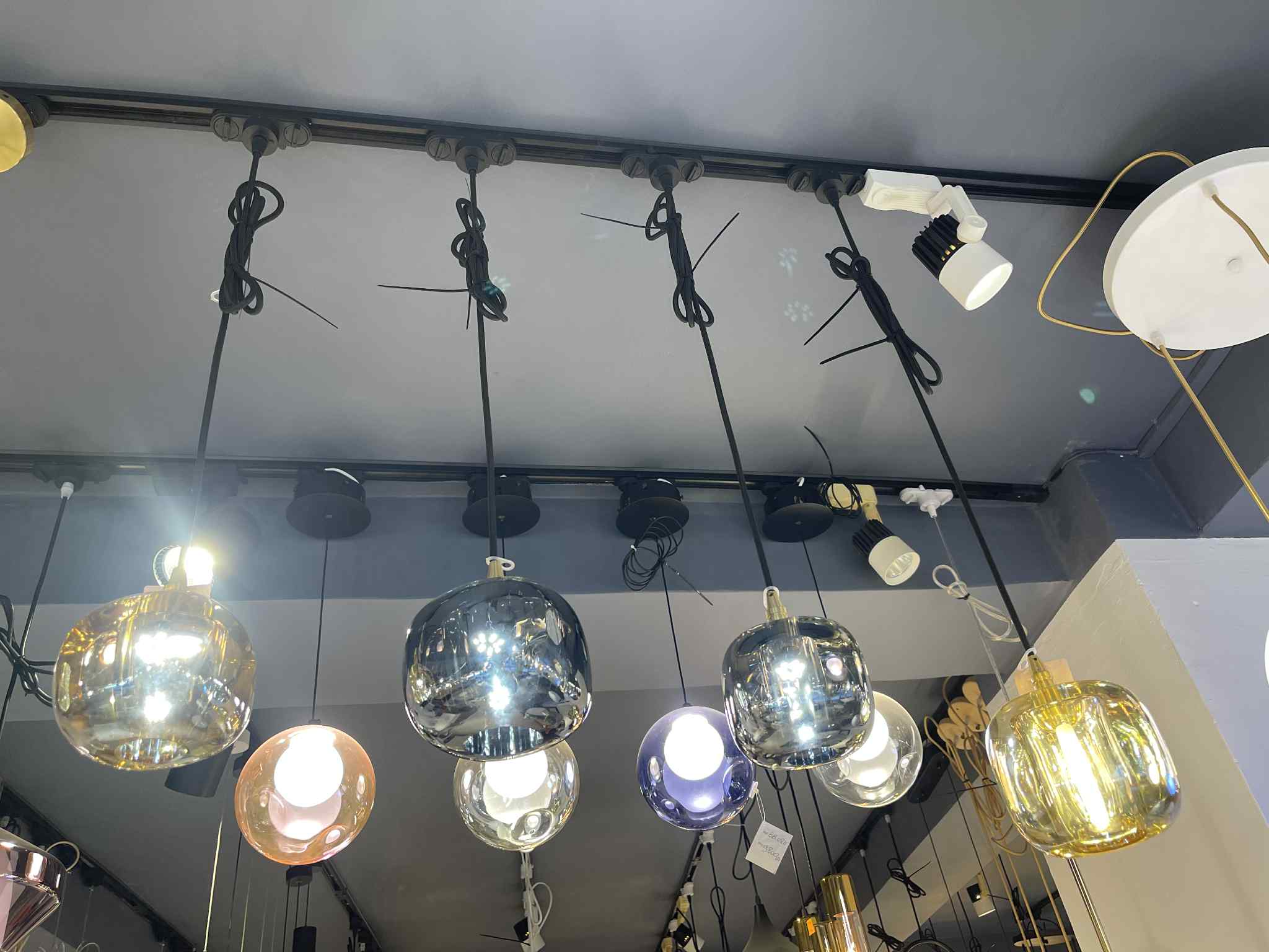 Suspension BLD en cristal – Ø10 x H15 cm - Image 10