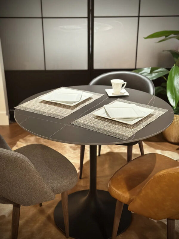 Table ronde Ø70 en quartz artificiel avec pied tulipe noire - Image 4