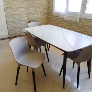 Chaise Modèle 192 – Pieds Blanc & Noir