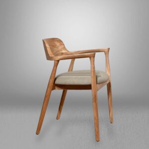 Chaise scandinave en bois frêne avec accoudoirs