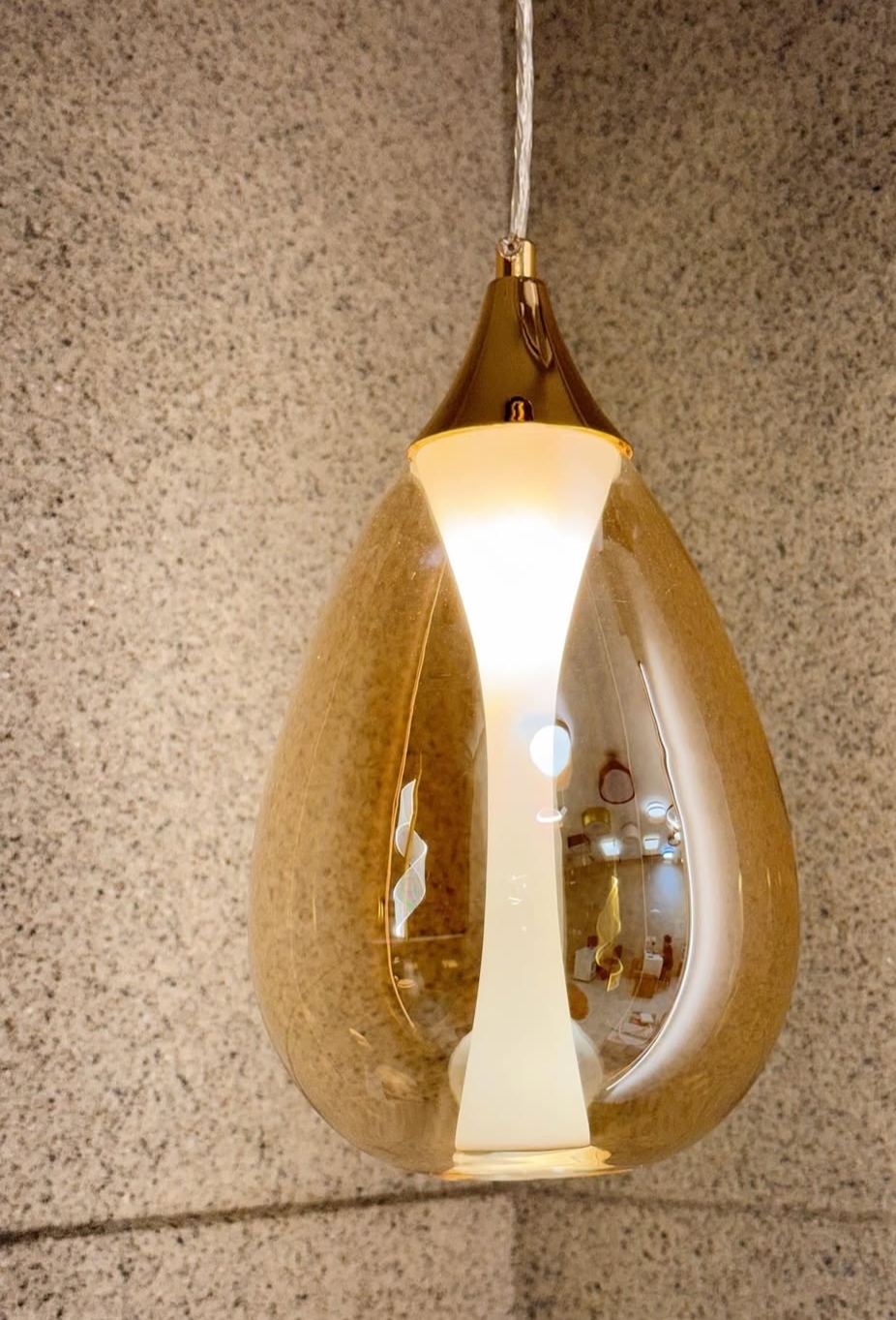 Suspension en verre en forme de poire - Image 11