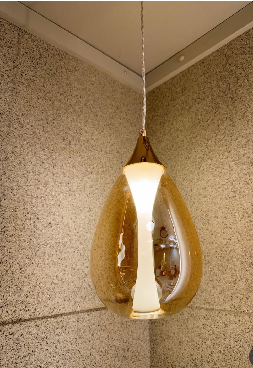 Suspension en verre en forme de poire - Image 10