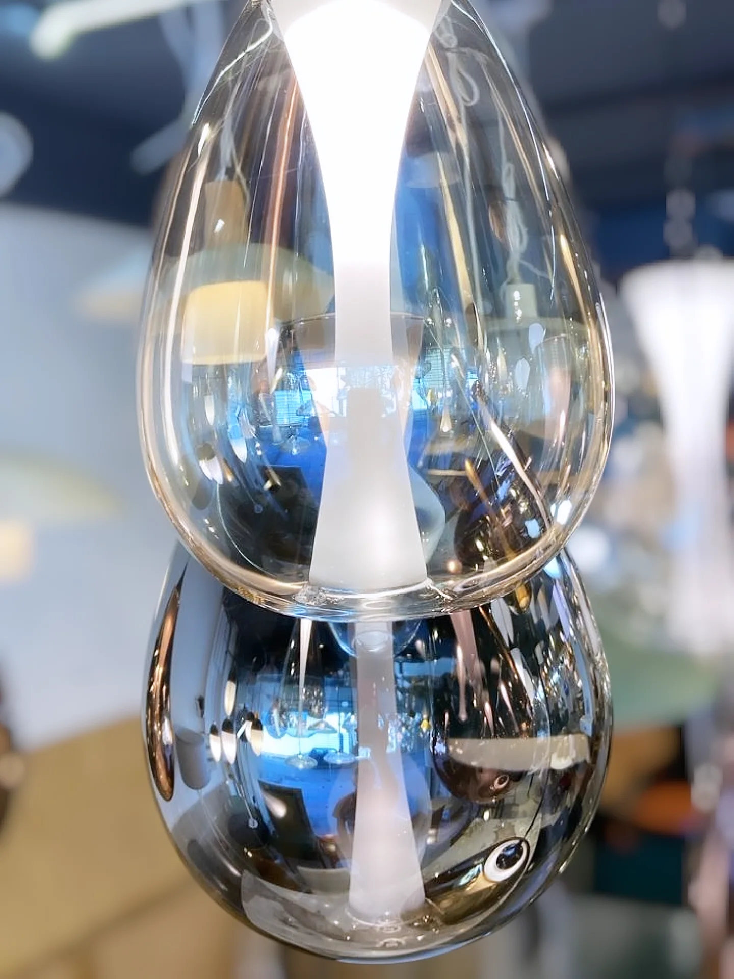 Suspension en verre en forme de poire - Image 3