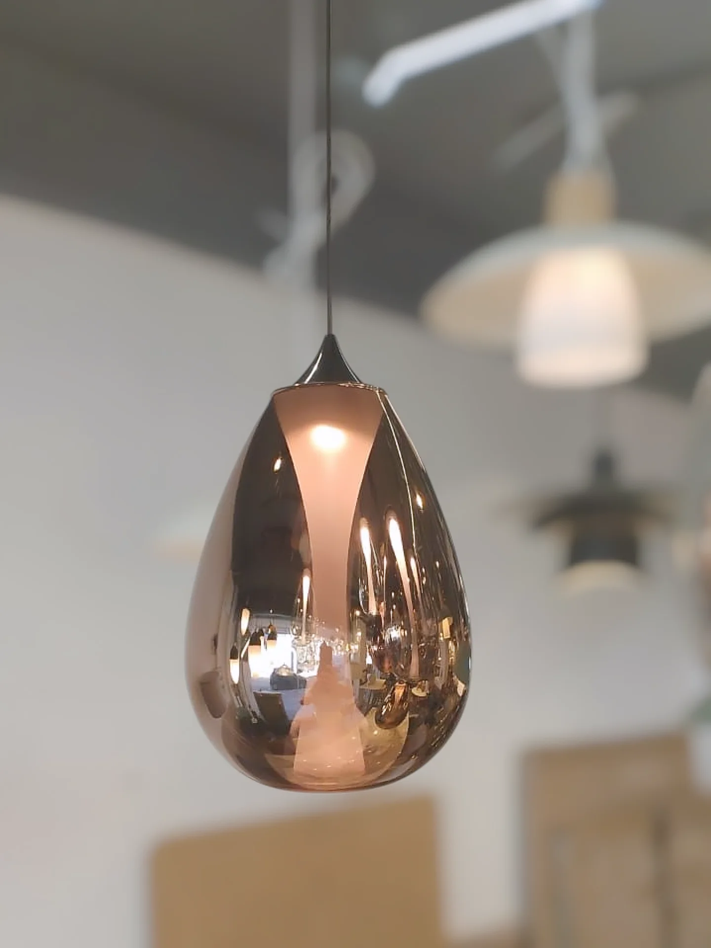 Suspension en verre en forme de poire - Image 5