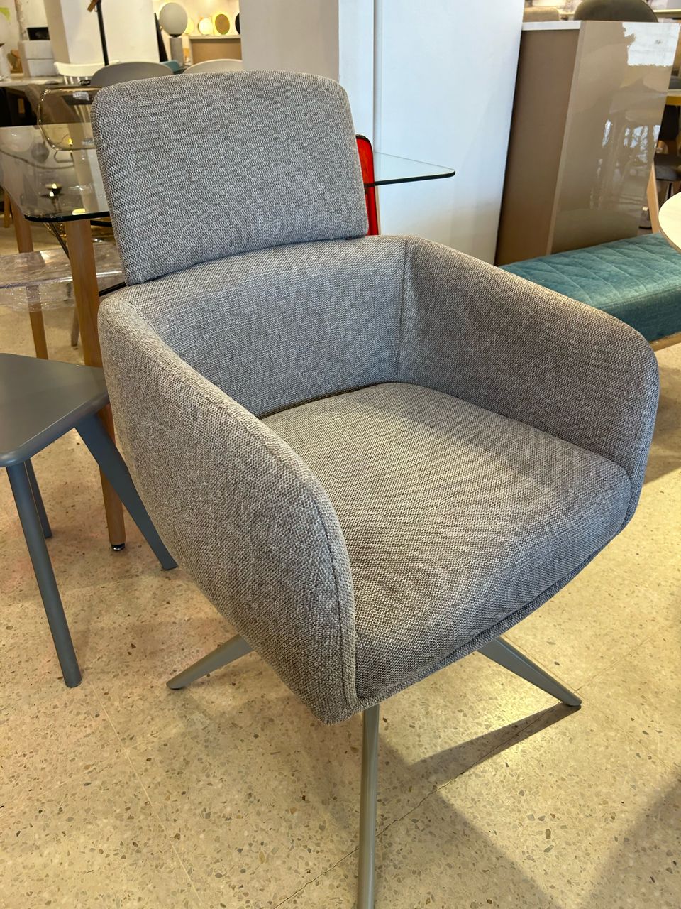 Fauteuil Pivotant Design Scandinave - Image 5