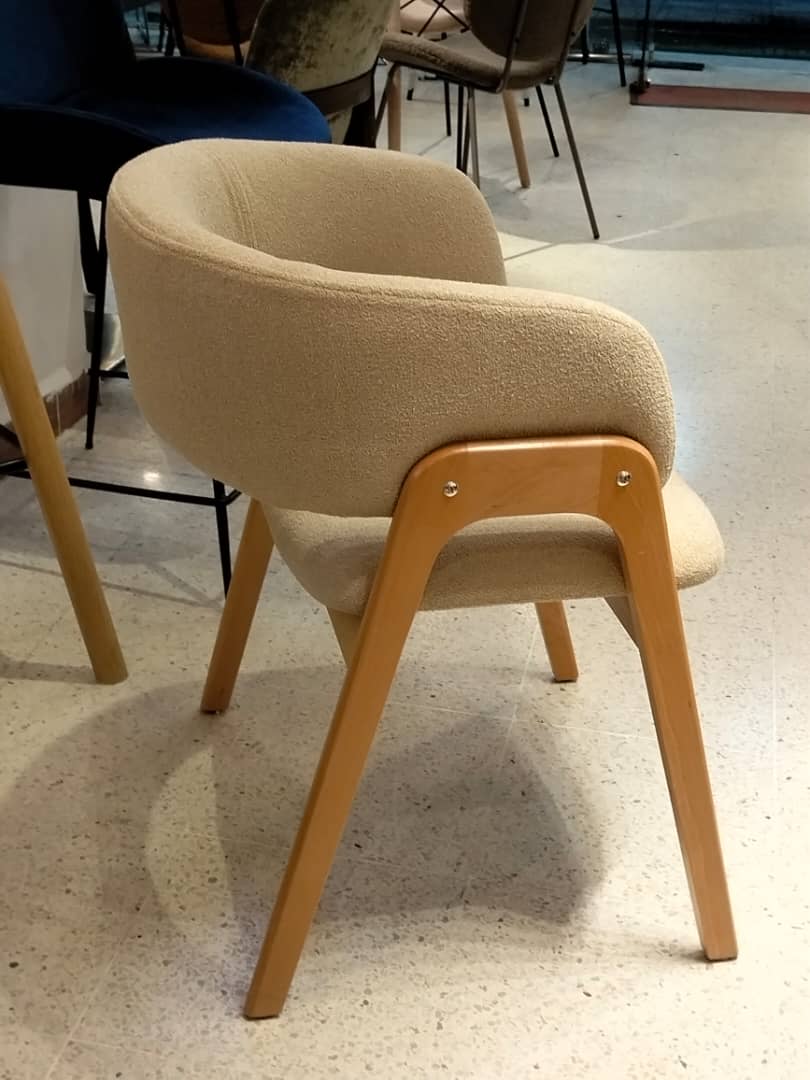 Chaise Design Scandinave en Tissu et Bois - Image 20