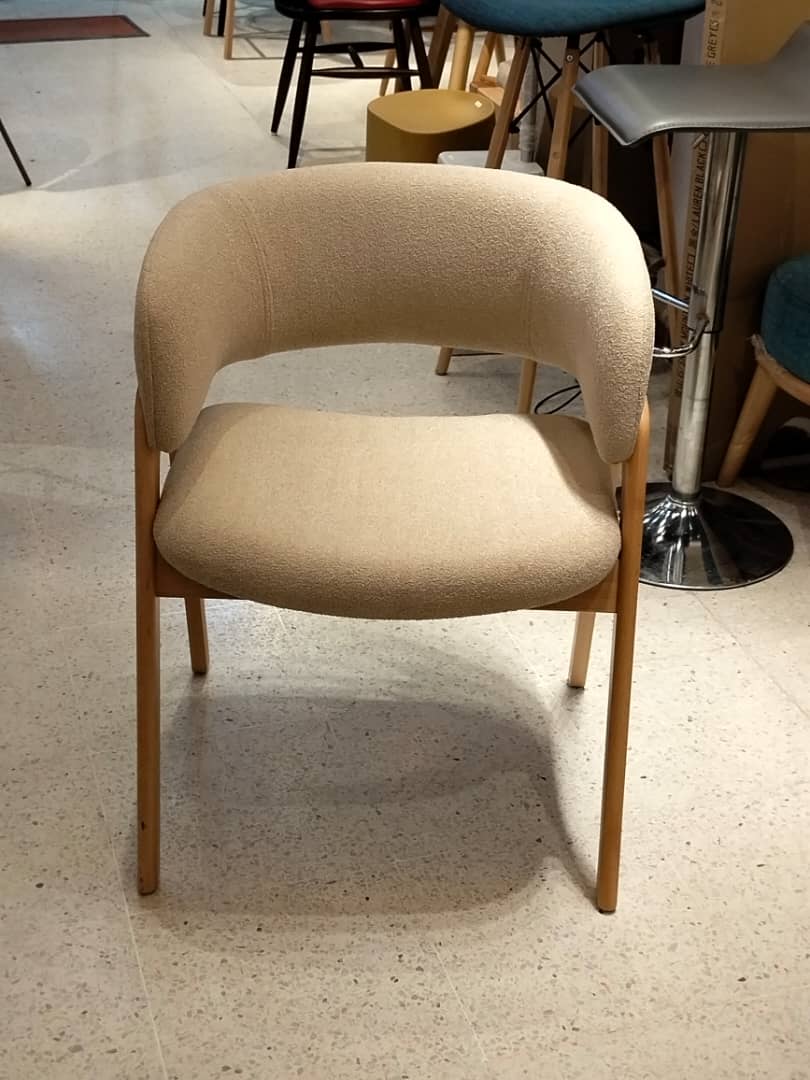 Chaise Design Scandinave en Tissu et Bois - Image 19