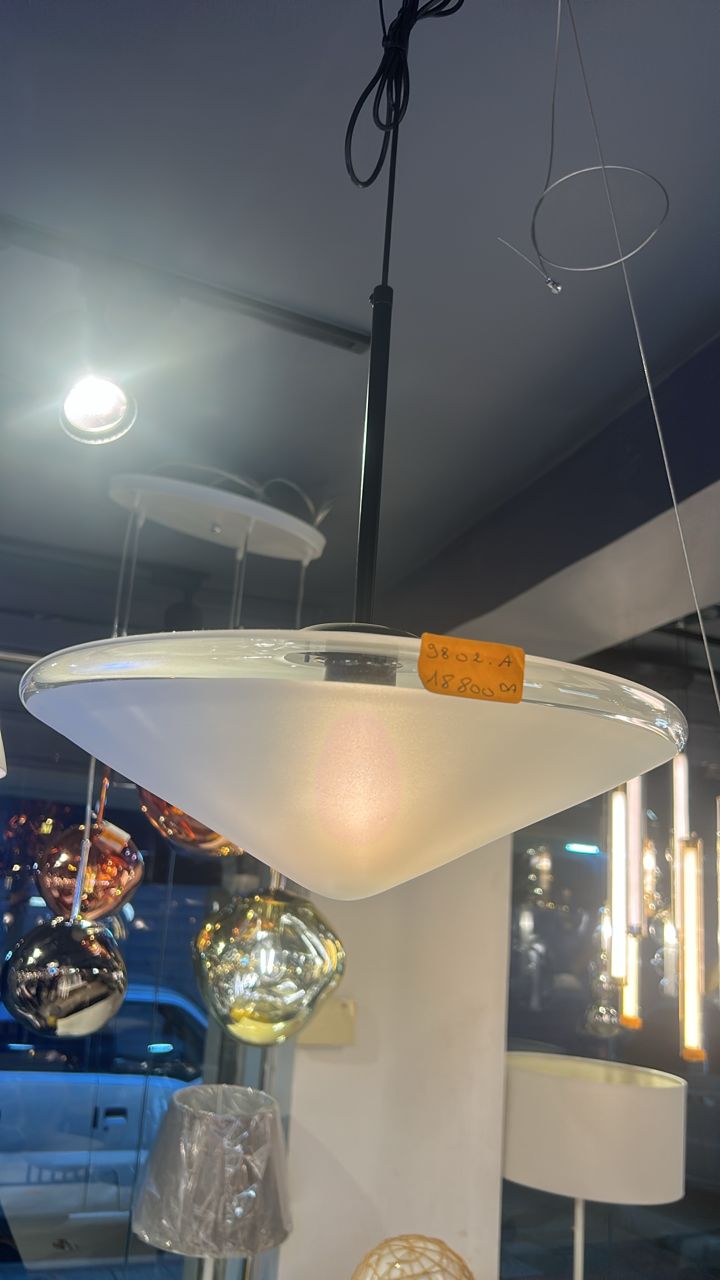 Suspension Design Minimaliste en Verre Dépoli - - Image 13