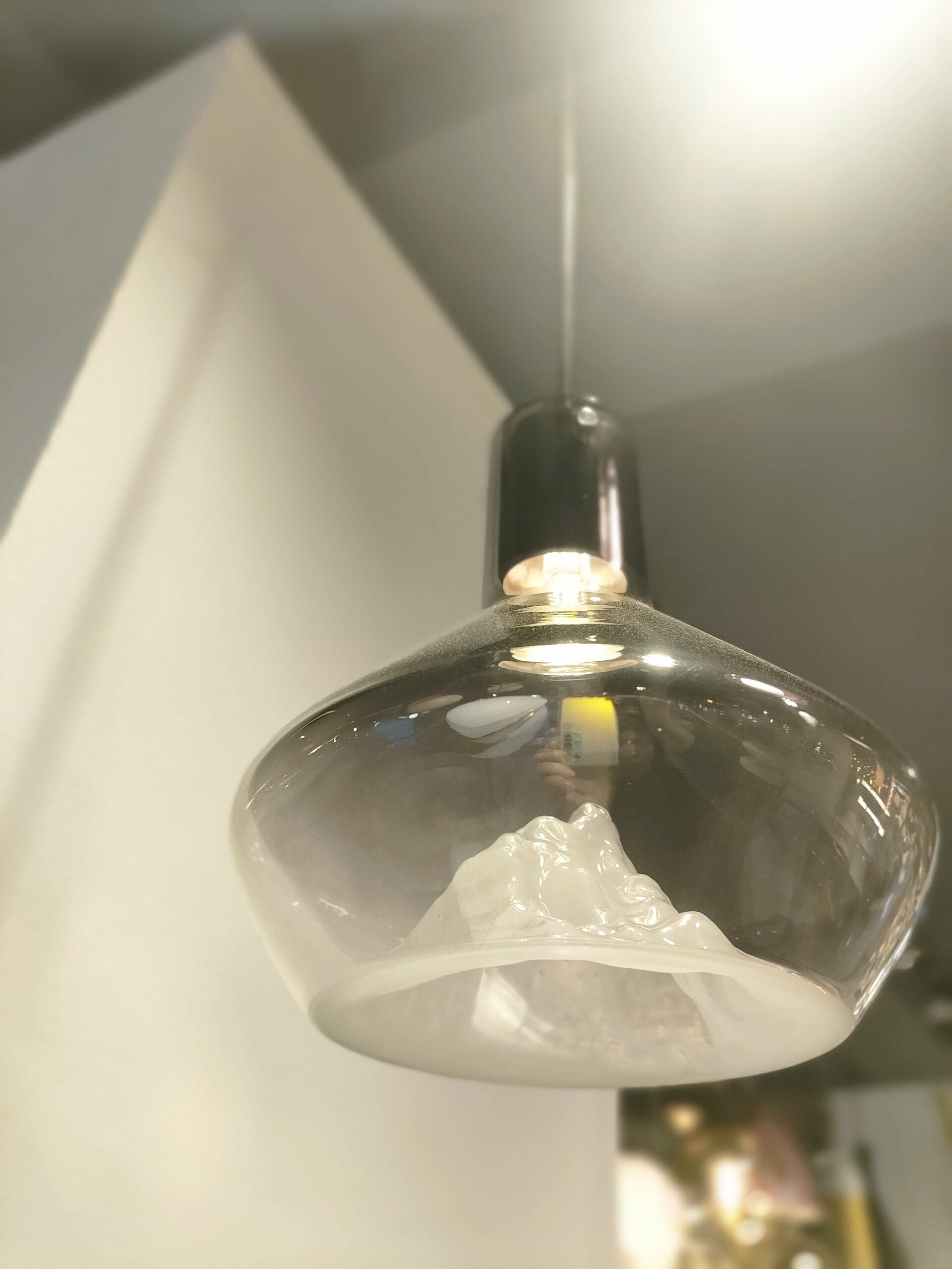 Suspension Montagne en Verre Fumé - Image 2