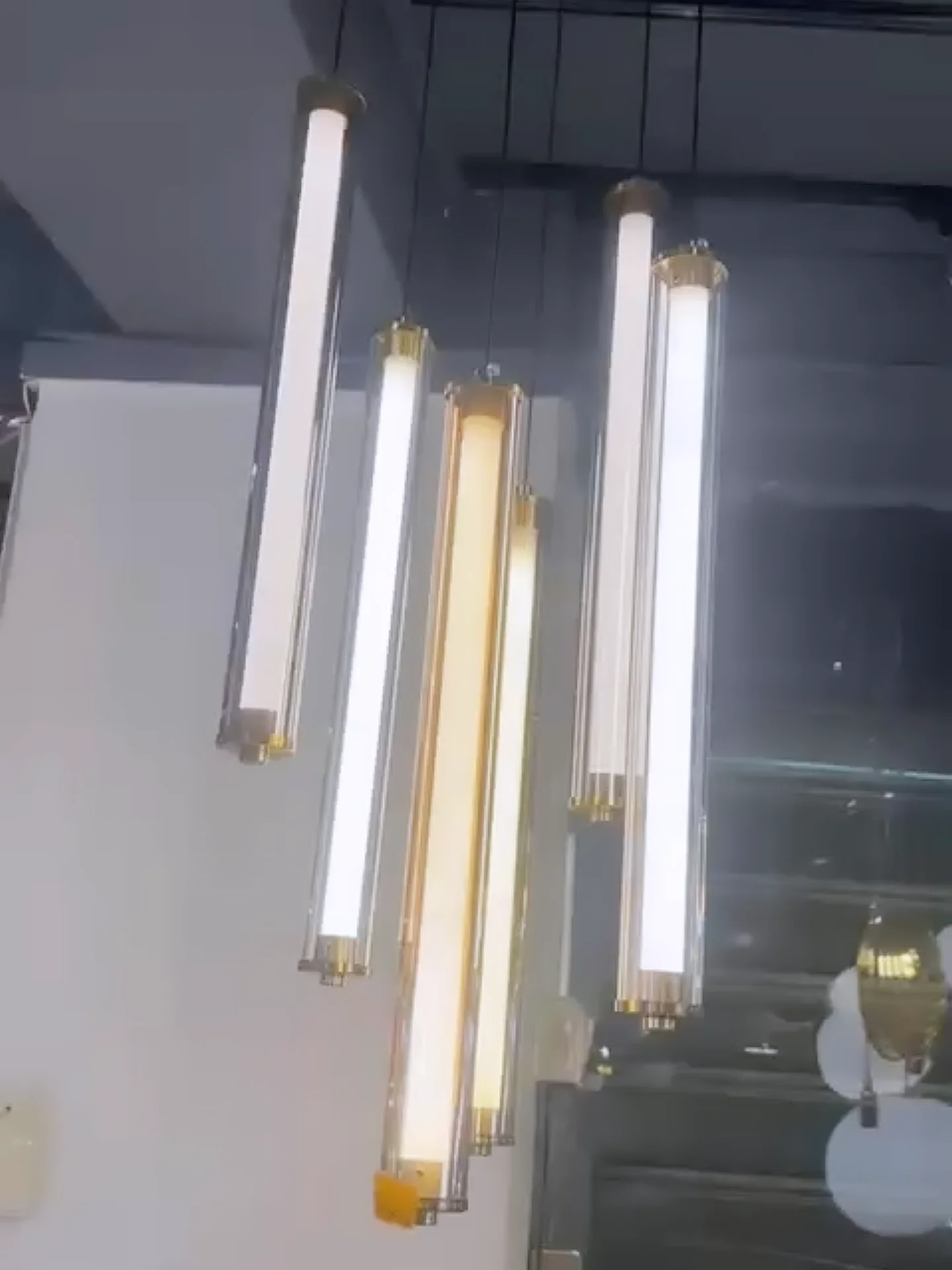 Suspension moderne tubes LED - Image 3