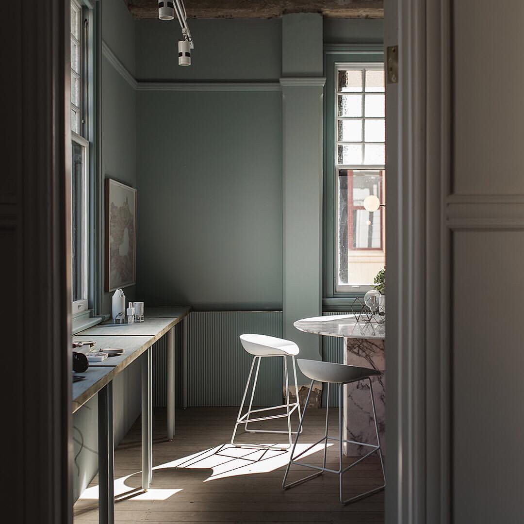 Tabouret Hay Haut – Pieds Métal (Blanc, Noir) & Assise en Polypropylène - Image 19