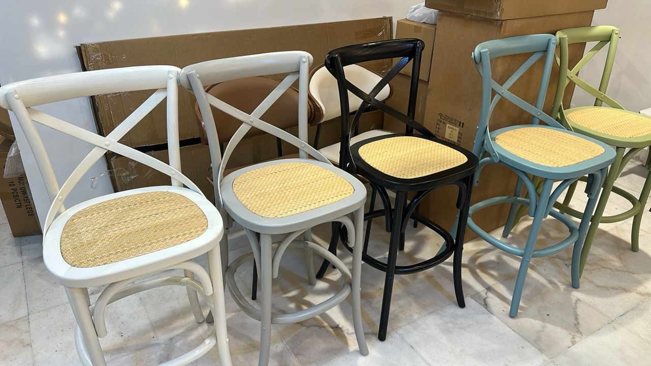 Chaise Bistrot haute couleur laqué - Image 33