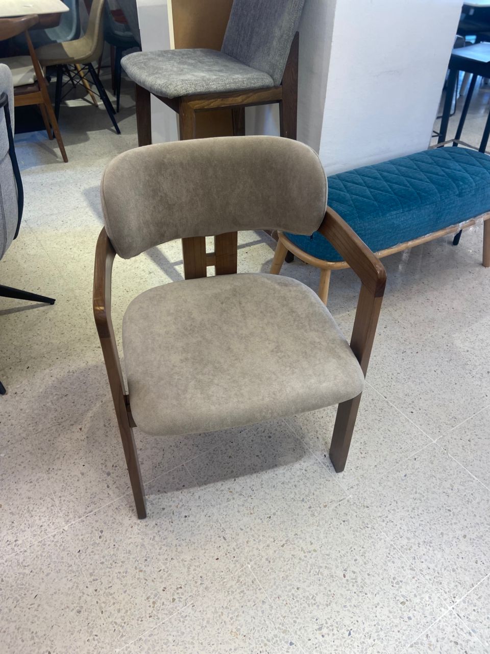 Chaise de salle à manger moderne avec accoudoirs - Image 10
