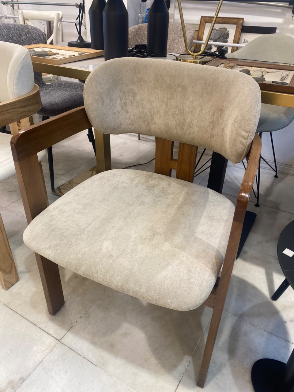 Chaise de salle à manger moderne avec accoudoirs - Image 7