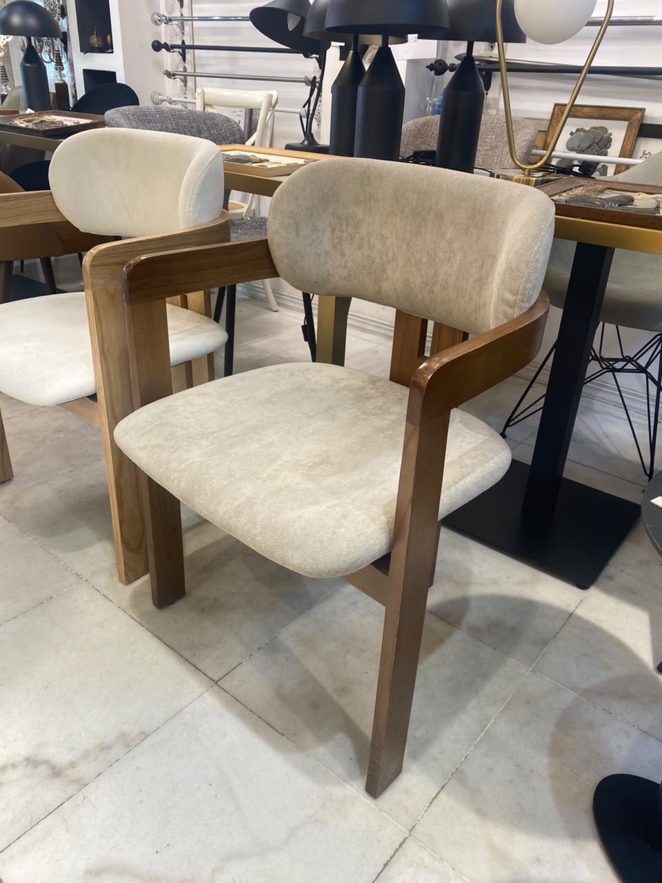 Chaise de salle à manger moderne avec accoudoirs - Image 5