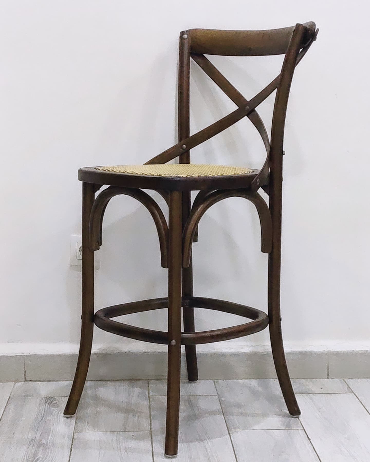 Tabouret de bar Crossback en Frêne Massif – L'Élégance Bistrot Réinventée - Image 14