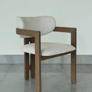 Chaise de salle à manger moderne avec accoudoirs