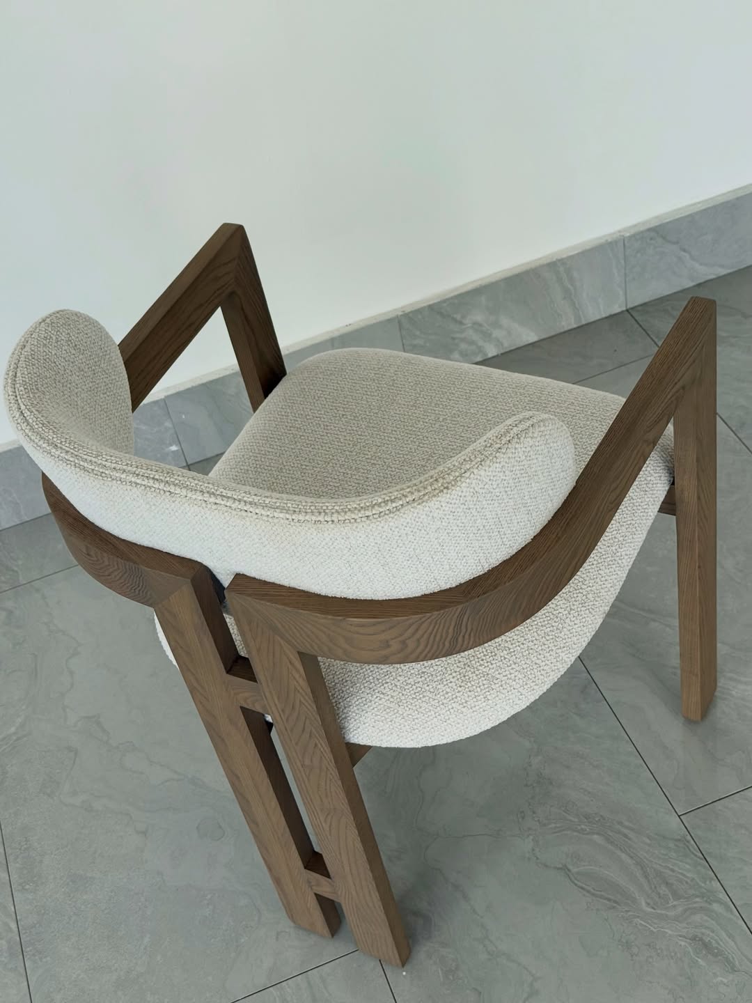 Chaise de salle à manger moderne avec accoudoirs - Image 16